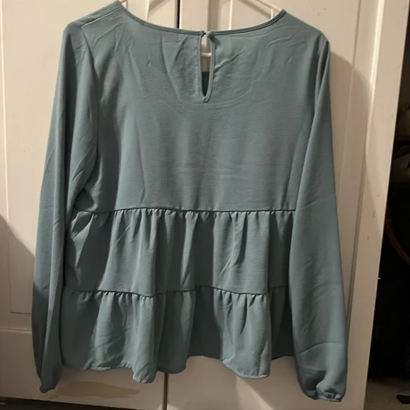 NWT Olive + Oak long sleeve top - Picture 2 of 3